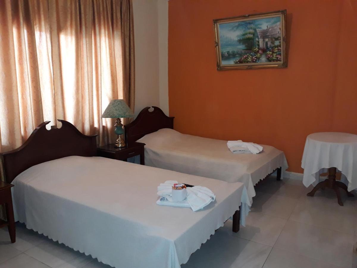Hotel Viru Viru 1 ซานตาครูซเดอลาเซียร์รา ภายนอก รูปภาพ