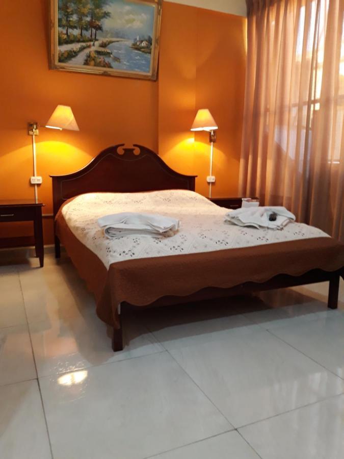 Hotel Viru Viru 1 ซานตาครูซเดอลาเซียร์รา ภายนอก รูปภาพ