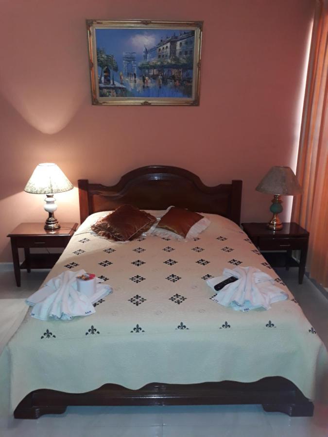 Hotel Viru Viru 1 ซานตาครูซเดอลาเซียร์รา ภายนอก รูปภาพ