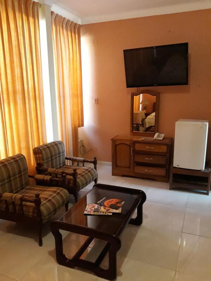 Hotel Viru Viru 1 ซานตาครูซเดอลาเซียร์รา ภายนอก รูปภาพ